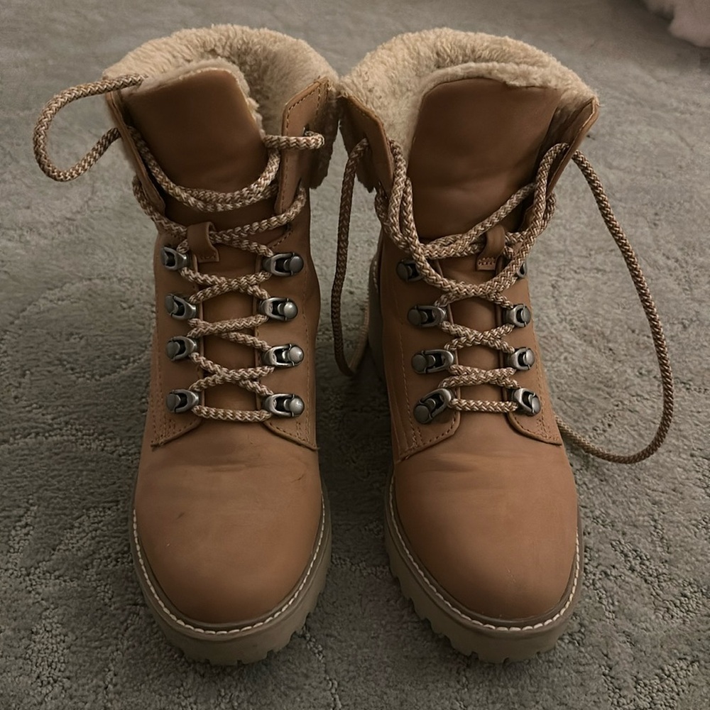 Suede boots